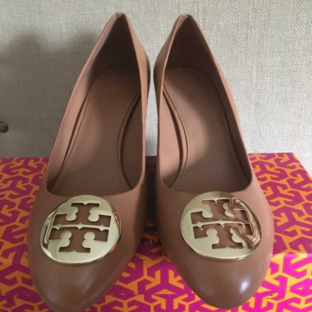 Tory Burch Wedge Size 10
